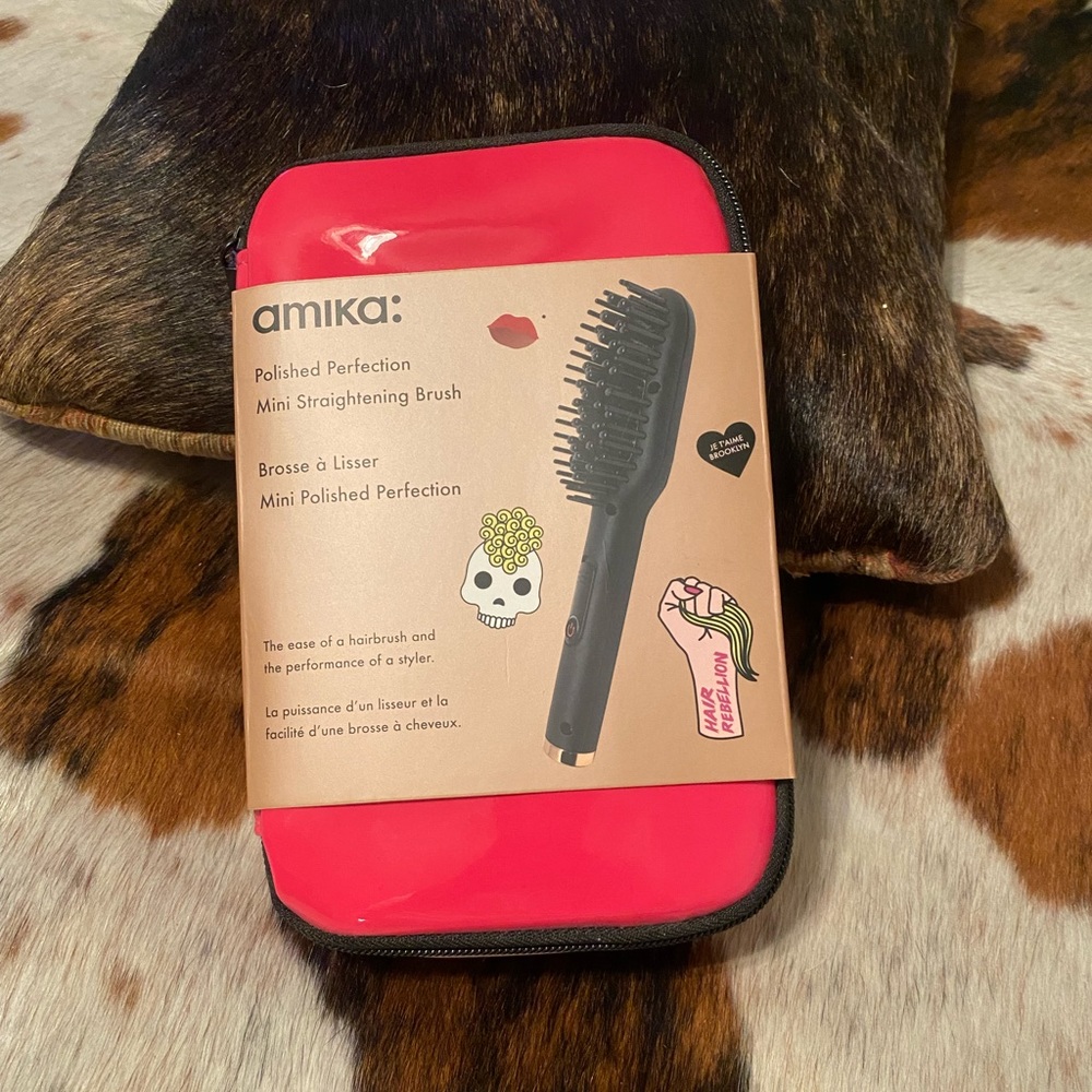 Amika mini straightening brush